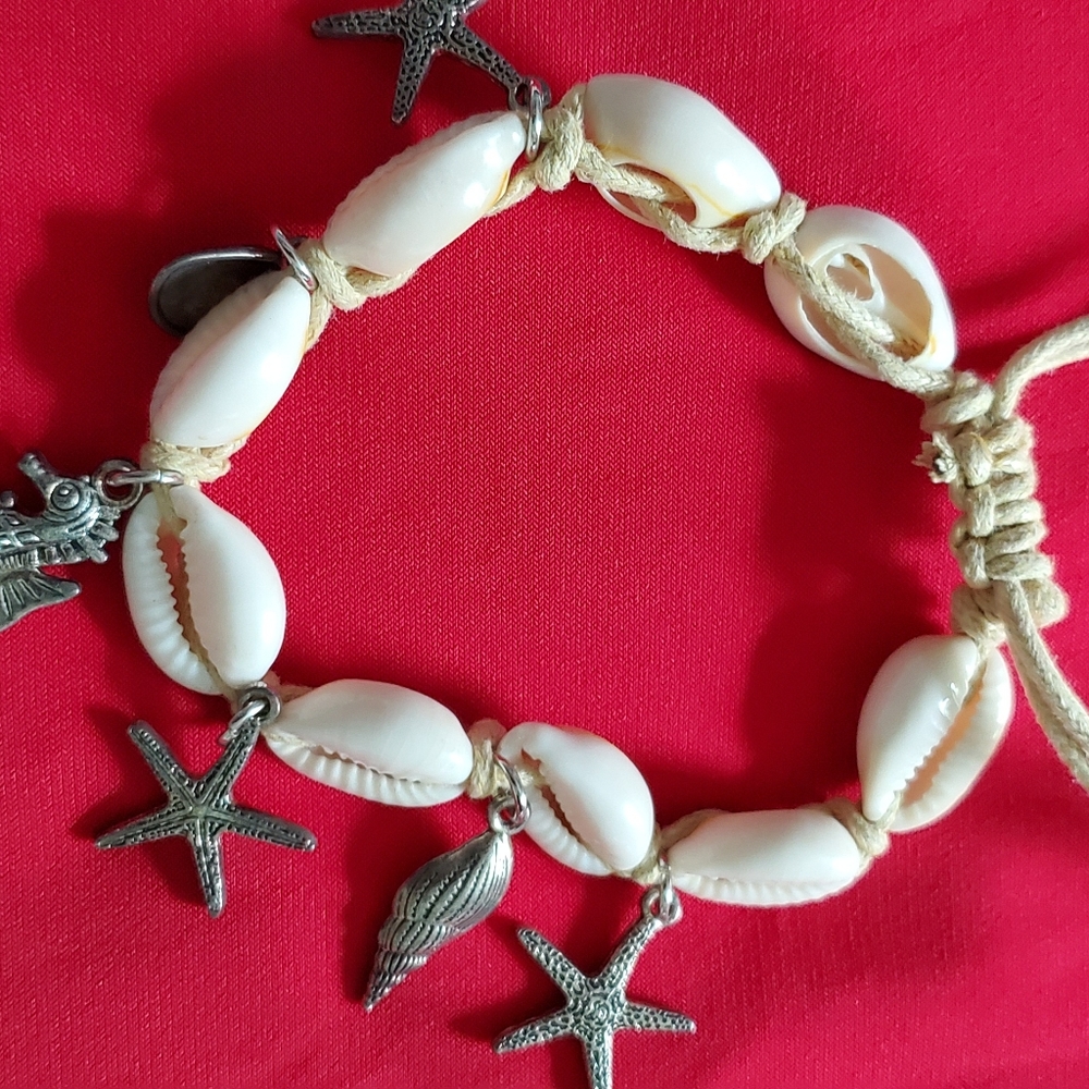 Two shell bracelets - Picture 3 of 3